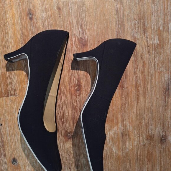 Blacks - Picture 3 of 3